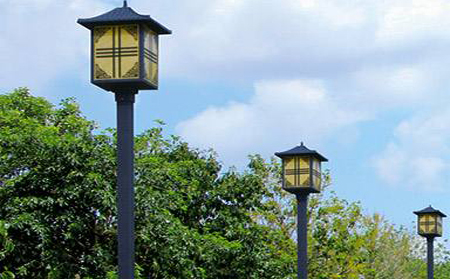 太阳能庆城庭院灯怎么选亮度与续航更耐用